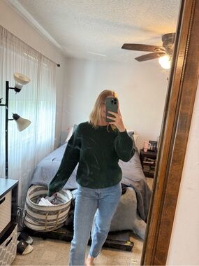 Women's Dark Green Ribbed Crewneck Sweater